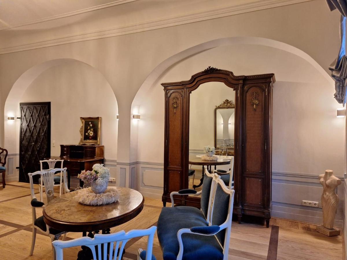 Apartment Stadtpalais Koenigssuite Maximal 2 Personen Und 1 Kleinkind *