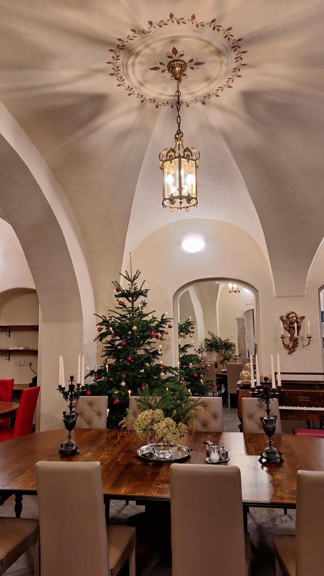 Stadtpalais Koenigssuite Maximal 2 Personen Und 1 Kleinkind *
