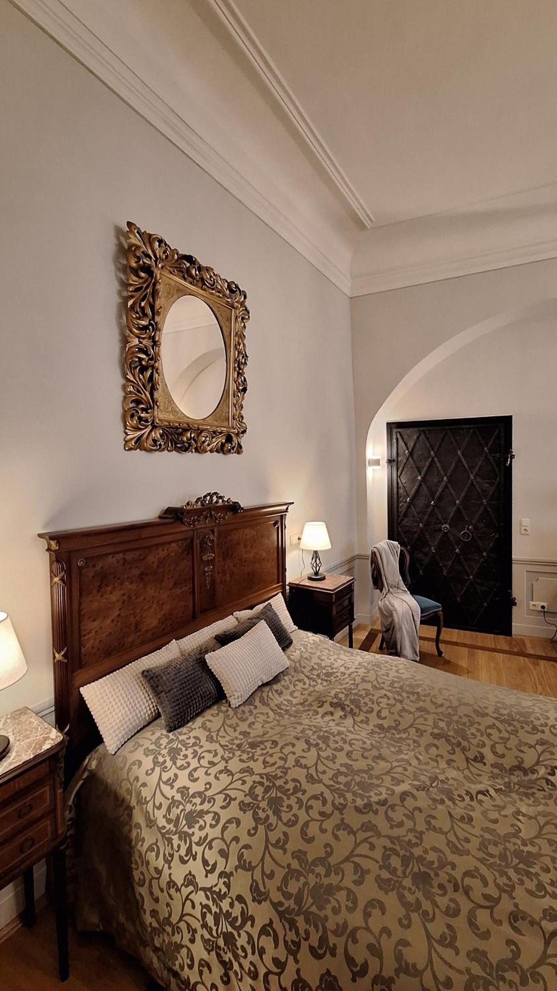 Apartment Stadtpalais Koenigssuite Maximal 2 Personen Und 1 Kleinkind *