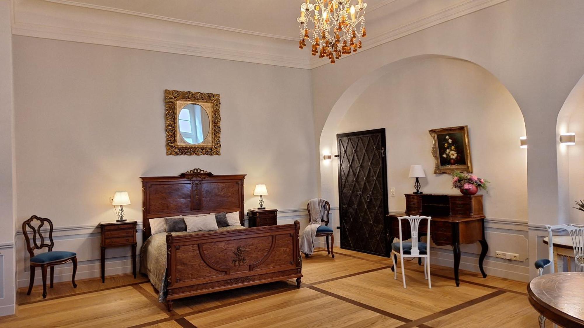 Stadtpalais Koenigssuite Maximal 2 Personen Und 1 Kleinkind