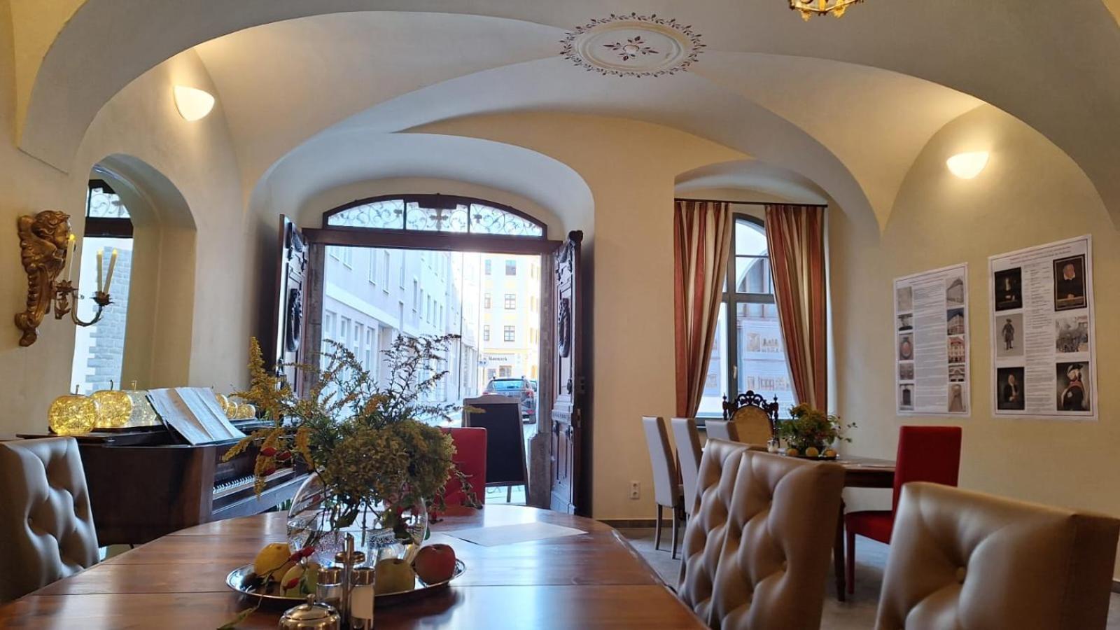Apartment Stadtpalais Koenigssuite Maximal 2 Personen Und 1 Kleinkind