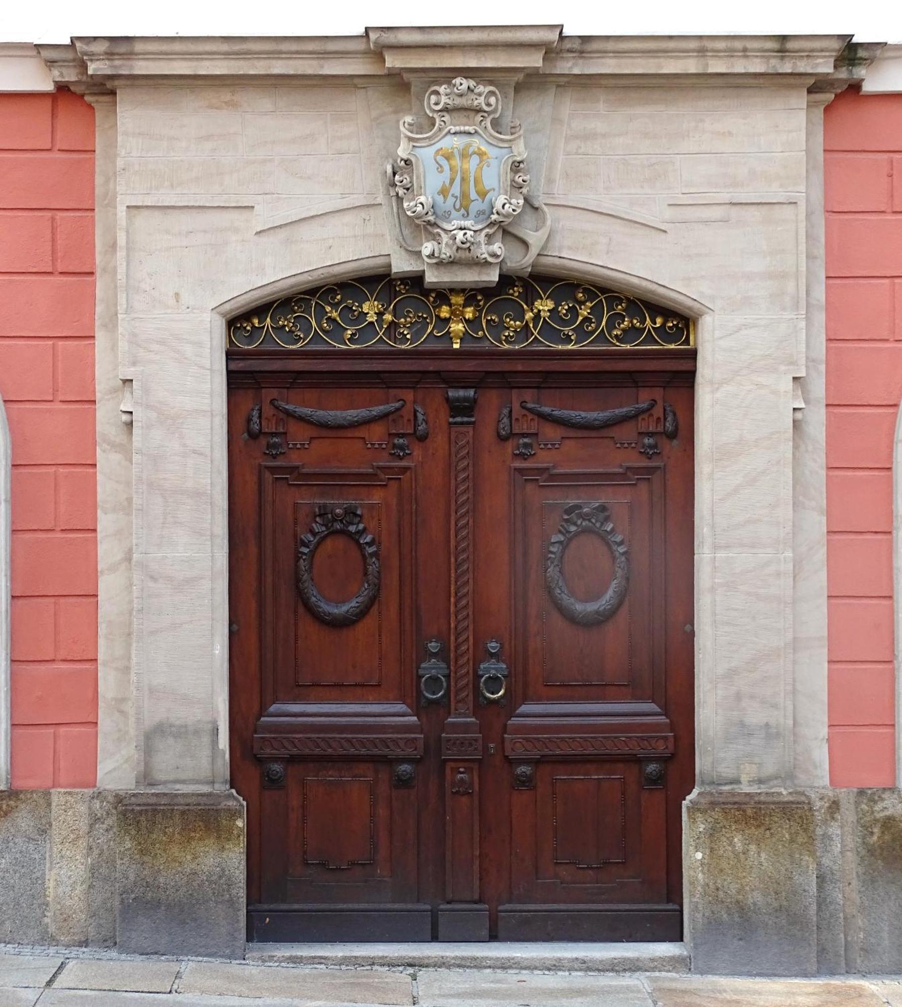 Stadtpalais Koenigssuite Maximal 2 Personen Und 1 Kleinkind *